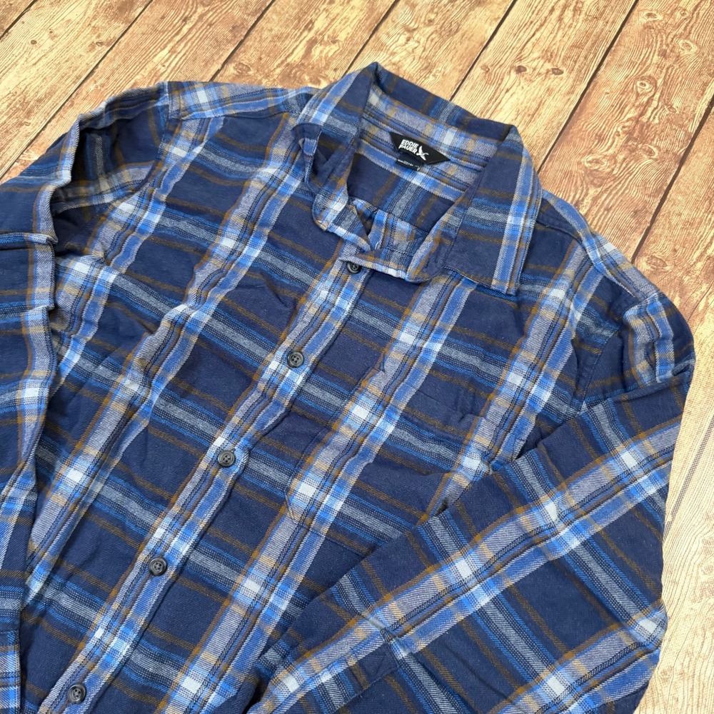 Eddie Bauer Flannel Button Up Shirt Mens Medium Blue Plaid Long Sleeve